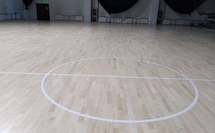 拼接板木地板籃球館多少錢一平米？