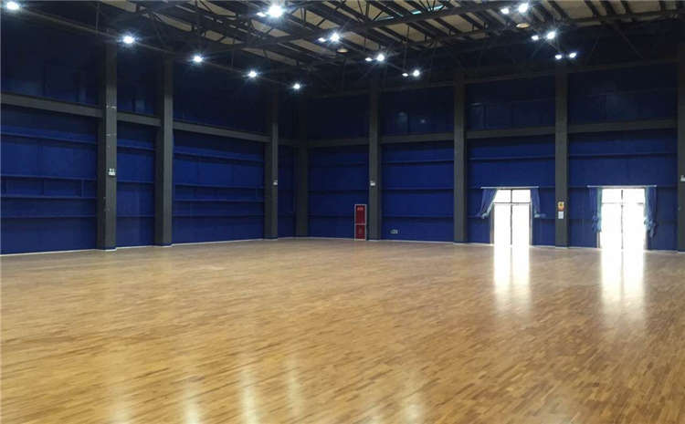 拼接板籃球場實木地板哪個品牌好？