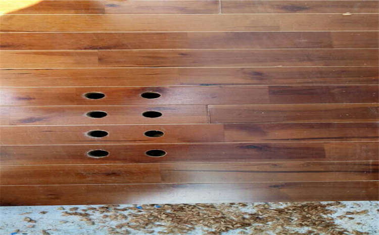 專業的風雨操場地板多少錢一平米？