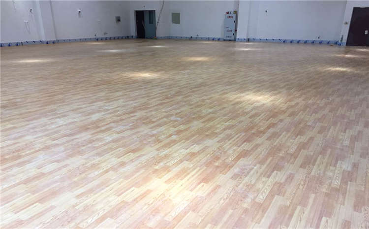 拼裝舞臺(tái)實(shí)木地板施工技術(shù)