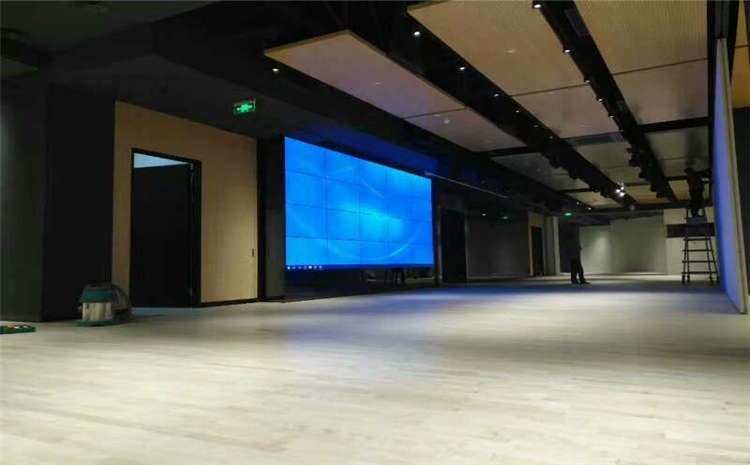 五角楓籃球運動地板廠**哪**好？