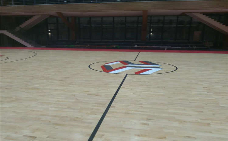 專業(yè)的木地板籃球場報價