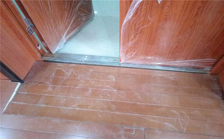 學(xué)校乒乓球館木地板**是多少錢？