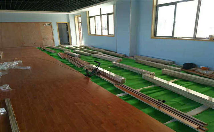 楓木風(fēng)雨操場(chǎng)地板哪個(gè)牌子好?