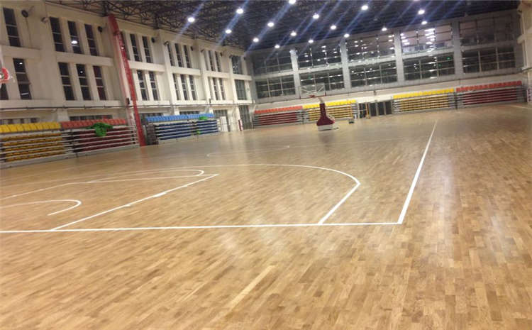 楓木風雨操場運動地板怎么翻新？