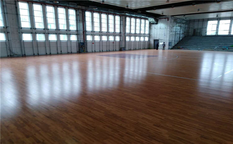 主輔龍骨結構體育木地板廠家去哪找？