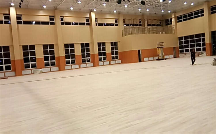 22厚舞臺木地板哪個牌子好？