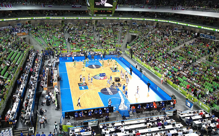 楓木排球館木地板造價是的多少？