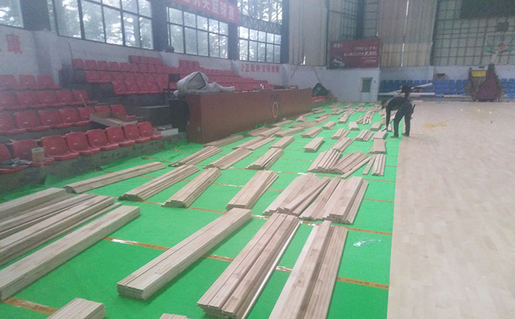 指接板運動體育地板多少錢一平米？