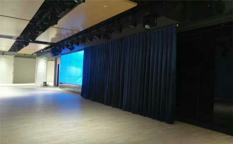 五角楓NBA籃球場木地板價格是多少錢？