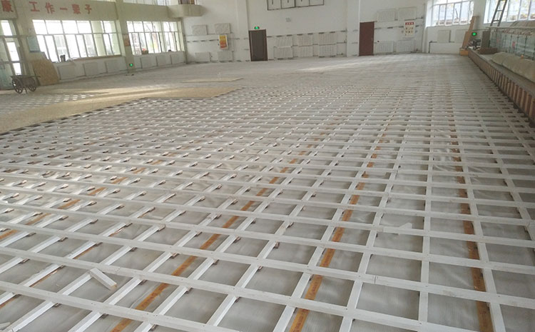 專業(yè)的木地板籃球場報價