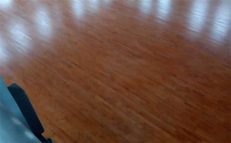 柞木木地板籃球場多少錢一平米？