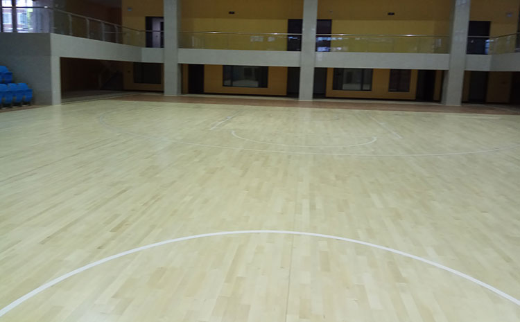 指接板風(fēng)雨操場地板怎么翻新？