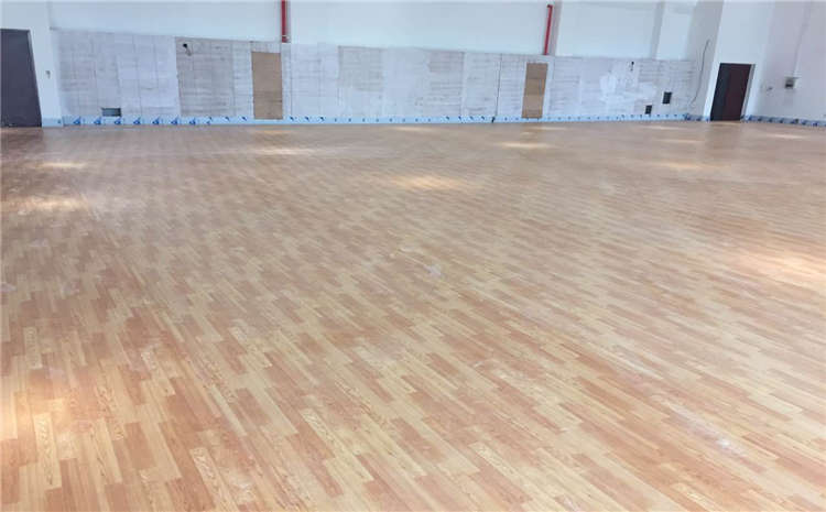 24厚木地板籃球場(chǎng)生產(chǎn)廠家