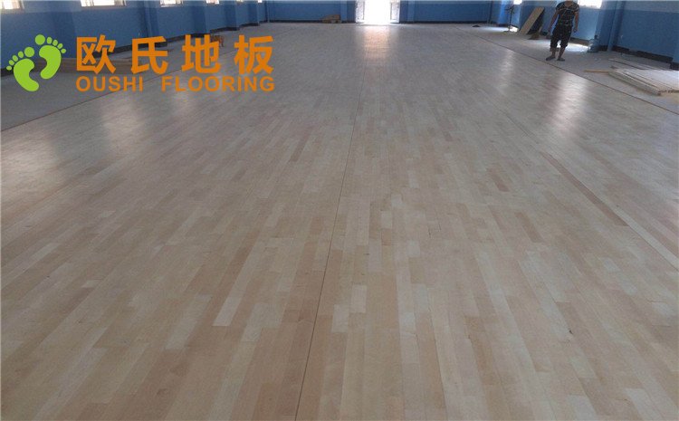 福建龍巖上杭縣瑞祥衹業(yè)公司羽毛球館木地板圖片