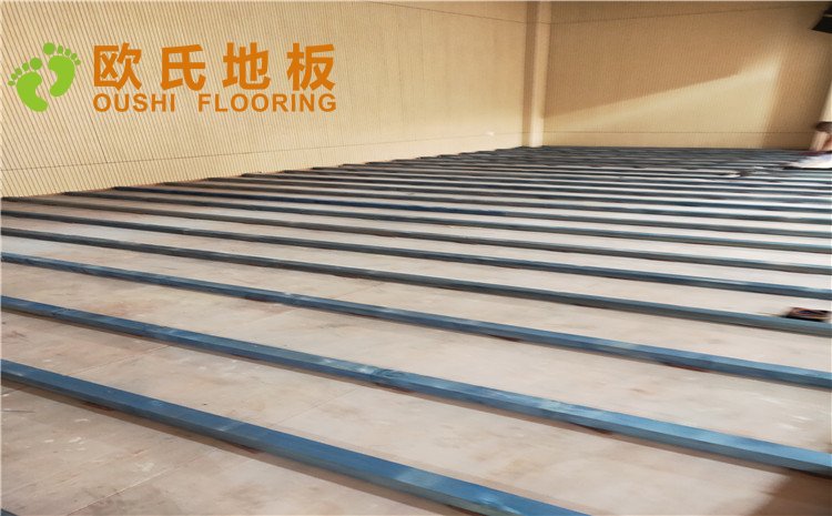 上海豐莊西路綠地小學舞臺木地板案例