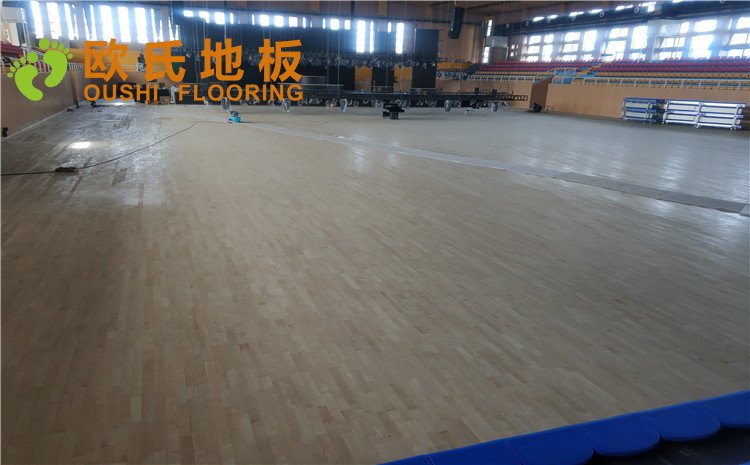 寶雞職業技術學院體育館木地板圖片