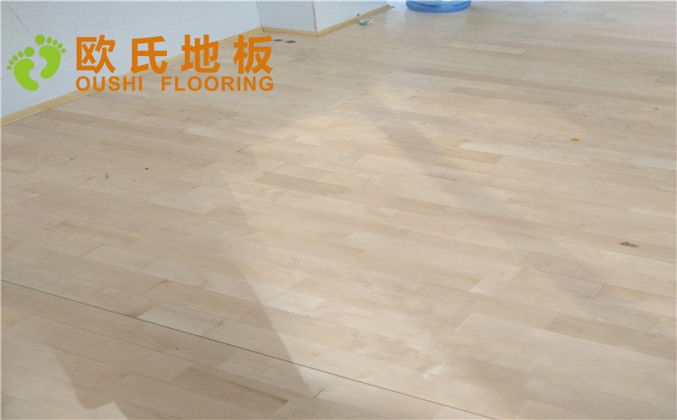 云南省紅河州個舊市綠春小學體育館木地板項目——歐氏實木運動地板