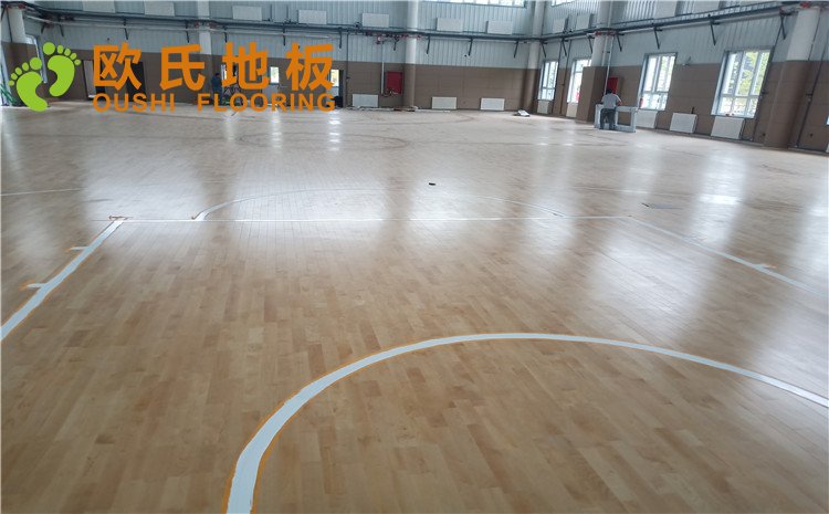 新疆克拉瑪依市獨山子虹園小區(qū)體育館木地板項目——歐氏實木運動地板